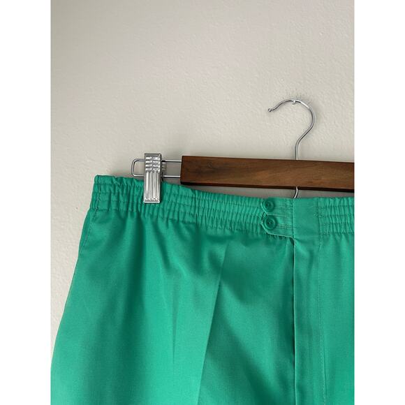 Play It Again Vintage Green Elastic-Waist Sport Trouser Shorts – Size Small - Picture 2 of 6